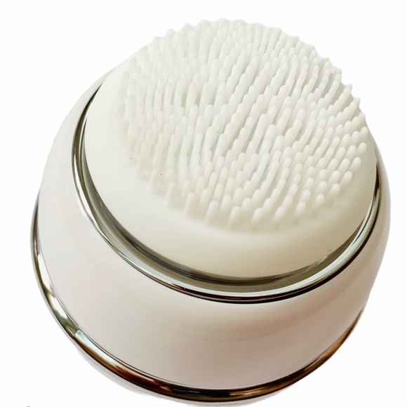SALE!!! UltraSonic Facial Cleansing Brush, Electric, Rechargeable - Picture 6 of 9
